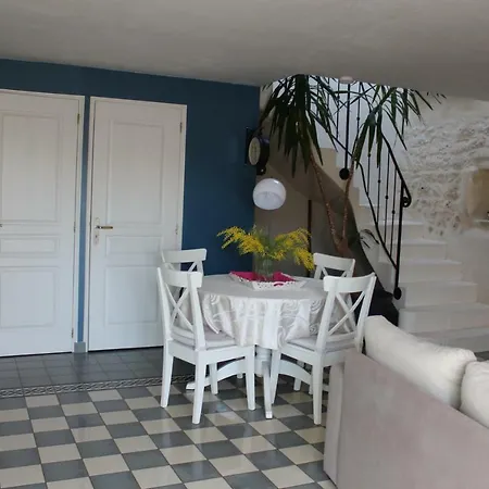 Holiday home Les Du Veau D'or Ozillac