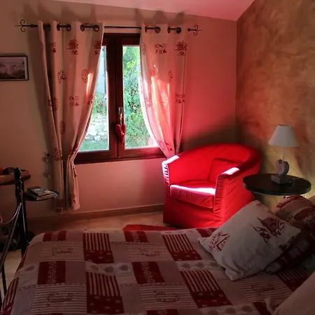 Holiday home Les Du Veau D'or *