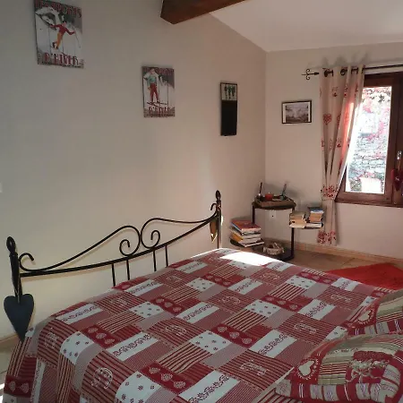 Holiday home Les Du Veau D'or *